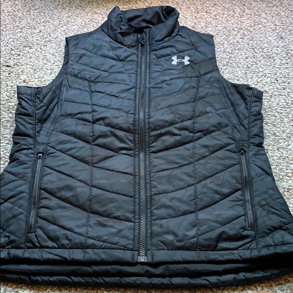 Under Armour Jackets & Blazers - Women’s puffer